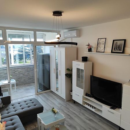 Apartment Zara With Garage Экстерьер фото